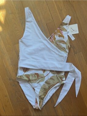 Baiia Reversible Wrapsuit